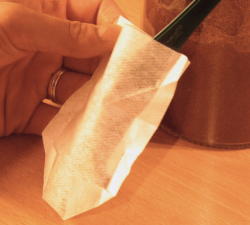 Den Beutel befllen / Filling the bag